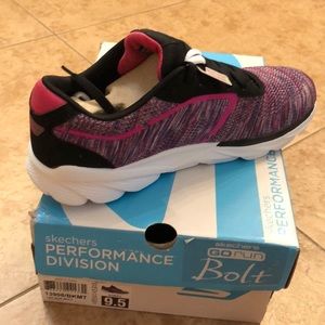 Skechers running shoes Go Run Bolt